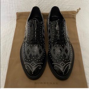 WANTED! WANTED! ISO THIS EXACT SHOE